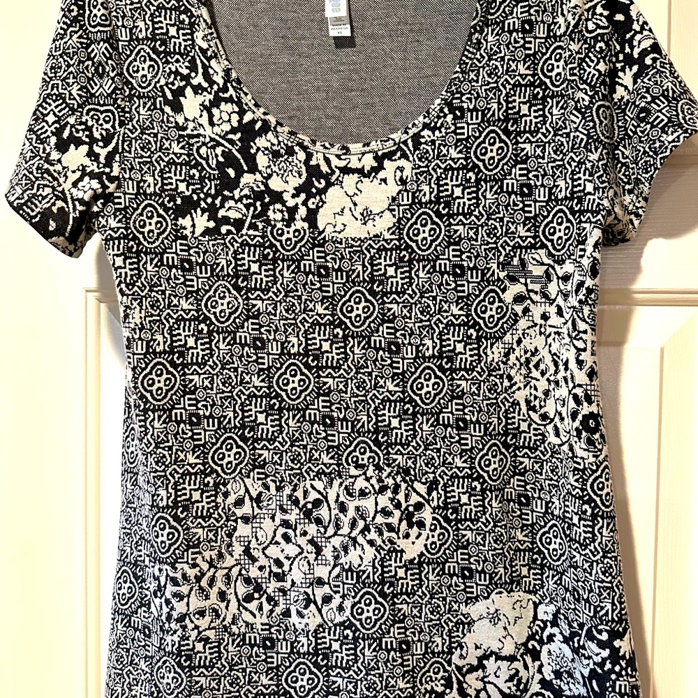 Women’s XS LuLaRoe Perfect T
